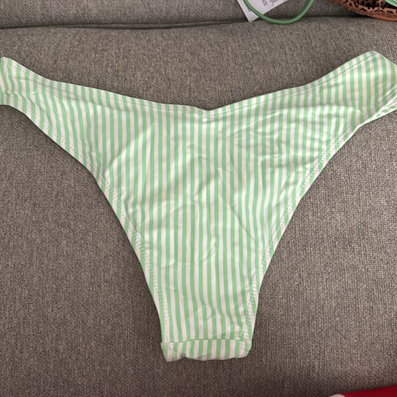 We wore what stripe green bikini! - Picture 7 of 7